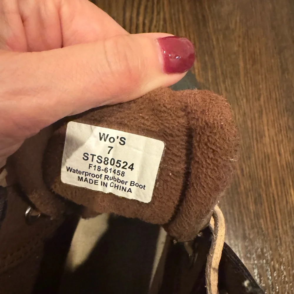 Sperry boots size 7